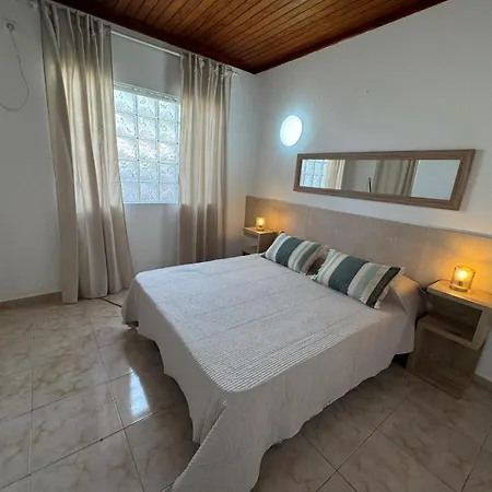 Americas 4- Bedroom Parking Private Villa *