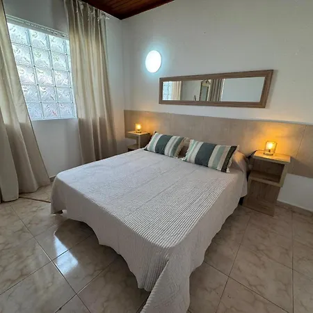 Americas 4- Bedroom Parking Private Villa Playa de las Americas (Tenerife)