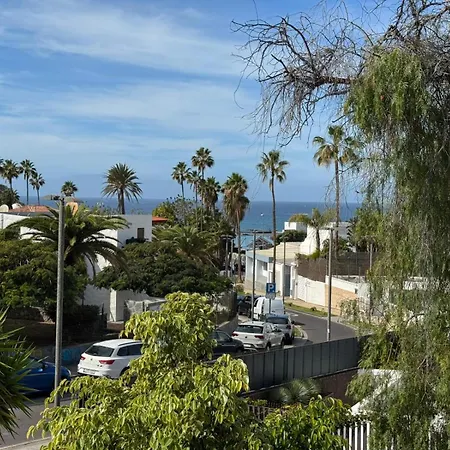 Americas 4- Bedroom Parking Private Villa *