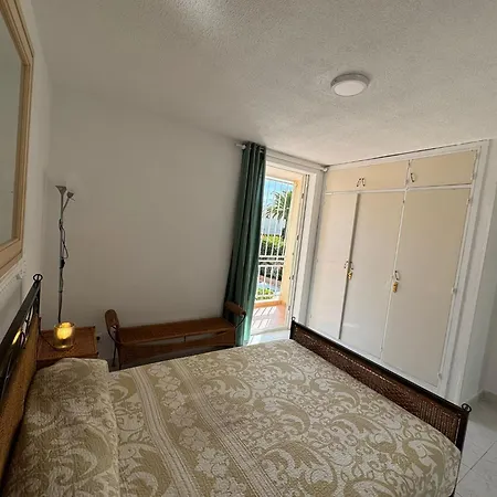 Americas 4- Bedroom Parking Private Villa *