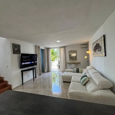 Americas 4- Bedroom Parking Private Playa de las Americas (Tenerife)