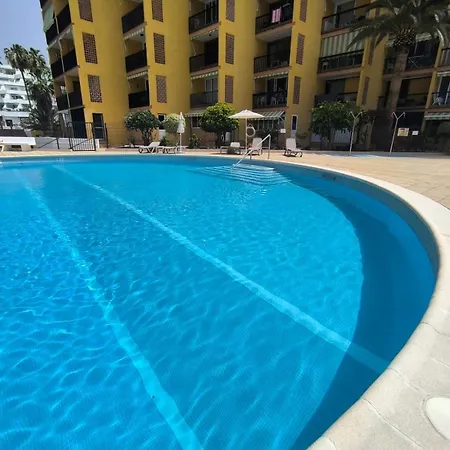 Americas 4- Bedroom Parking Private Villa