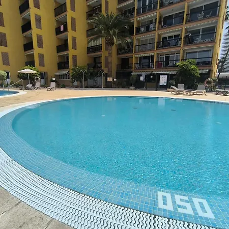 Americas 4- Bedroom Parking Private Villa